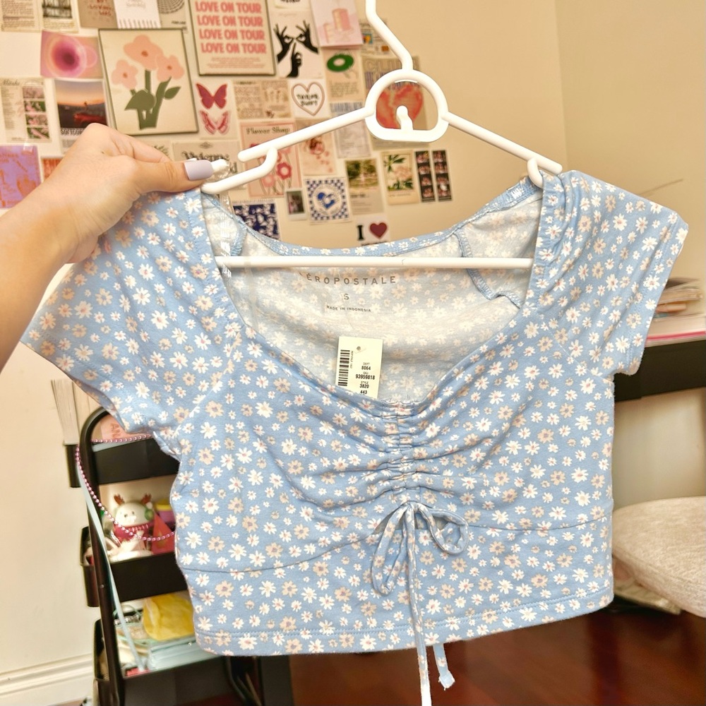 NWT Aeropostale Floral Crop Top